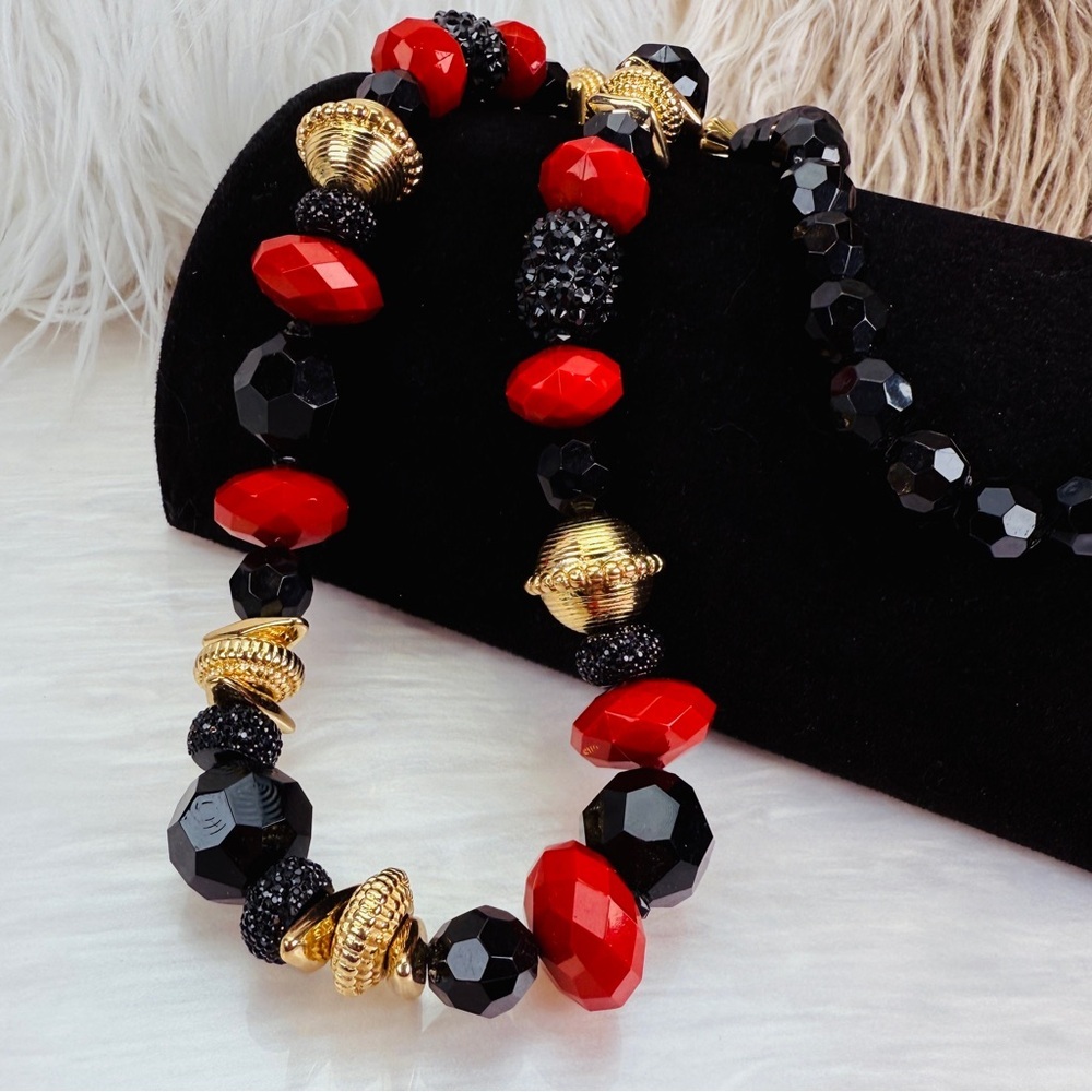 Elegant Black and Red Beaded Long Chunky Necklace